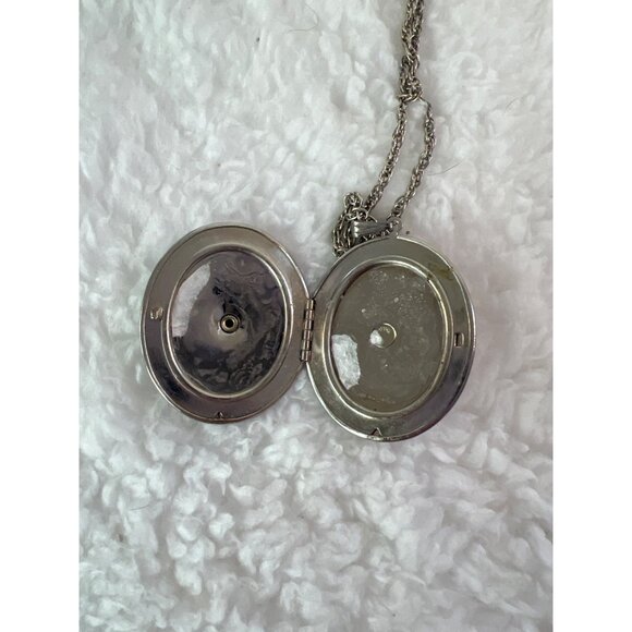 Vintage Faux turquoise and silver plated locket Large w/ necklace - Picture 4 of 8